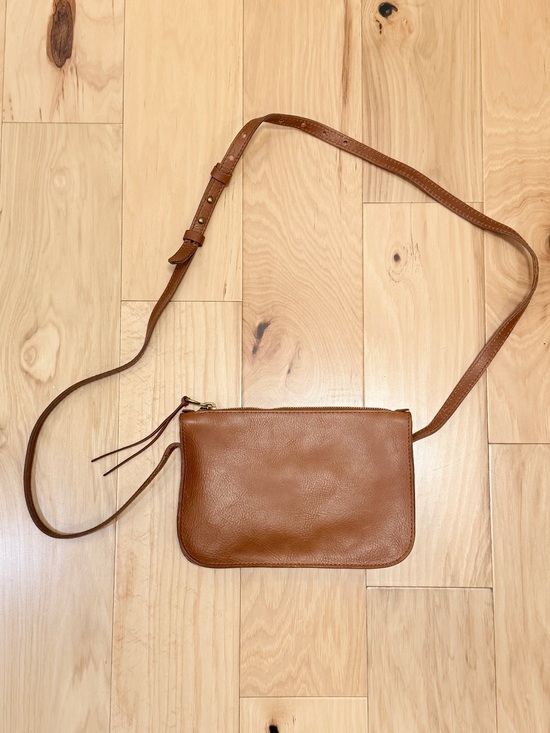 Madewell Handbags - NWT Madewell The Simple Crossbody Bag